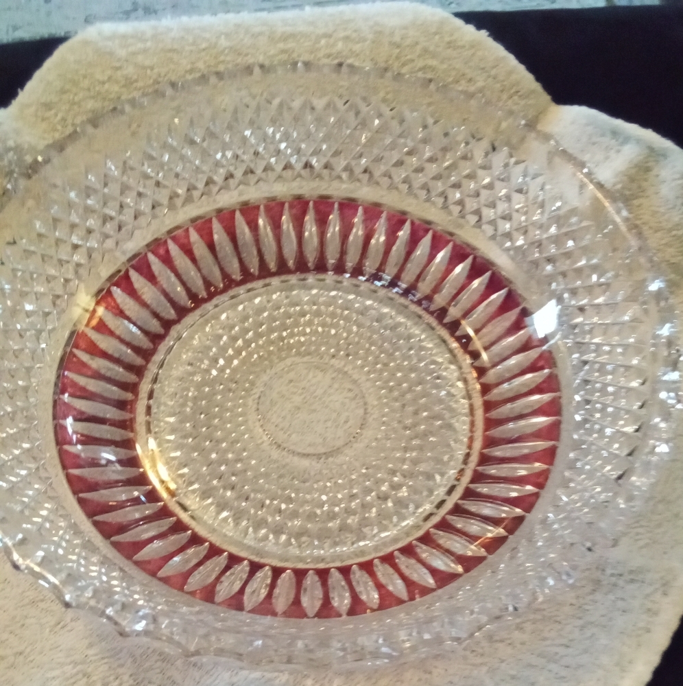 Vintage diamond point cut glass bowl
